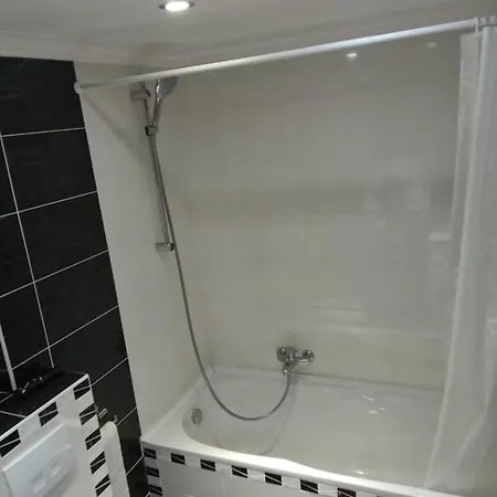 Kraichgau # 3-zkb Mit 100qm Voll Ausgestattet Im Dg, Monteurzimmer, Self-check-in Lejlighed Ittlingen