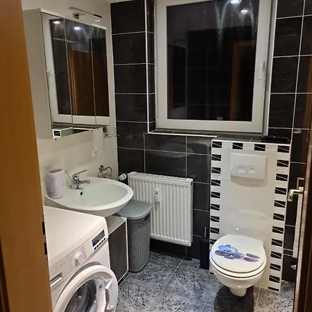 Kraichgau # 3-zkb Mit 100qm Voll Ausgestattet Im Dg, Monteurzimmer, Self-check-in Lejlighed